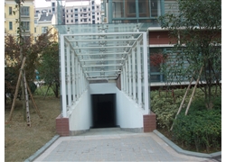 金華南國名城地下室入口